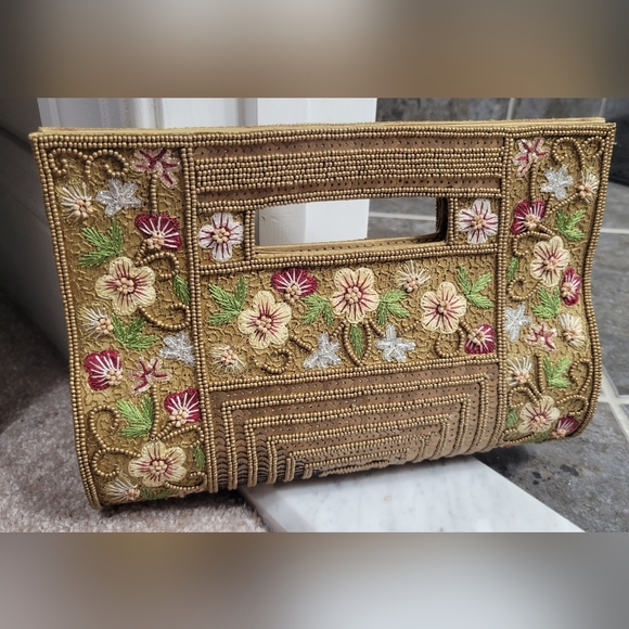 Handbags - Vintage Gold Floral Embroidered Embell Clutch